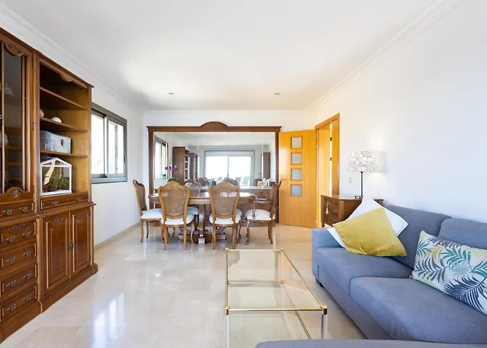 Con Vistas Al Mar En *